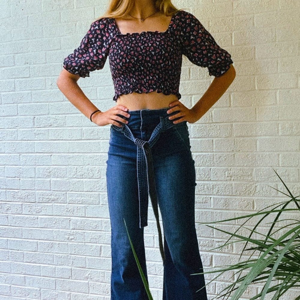 Francesca’s Jun & Ivy Navy Floral Top